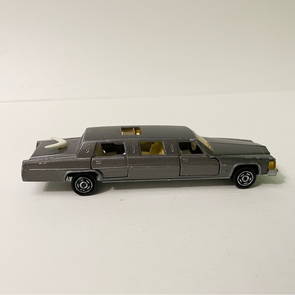 Vintage Lot of 2 Majorette Limousines Diecast - Picture 6 of 14